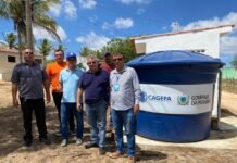 Pimentel Filho acompanha instalação de equipamento que aumenta pressão da água na Serra de Joaquim Vieira I na zona rural de São José da Mata