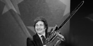 Javier Milei aprova no Senado reforma que amplia jornada para 12 horas e reduz salário de trabalhador doente