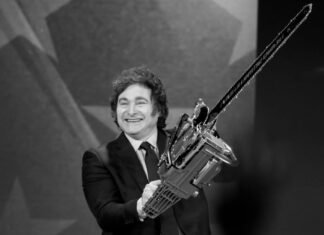 Javier Milei aprova no Senado reforma que amplia jornada para 12 horas e reduz salário de trabalhador doente