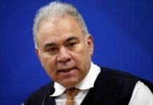 Queiroga aposta no estilo “tio do zap” e constrange debate político