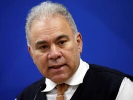 Queiroga aposta no estilo “tio do zap” e constrange debate político