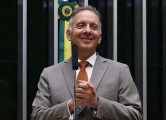 Aguinaldo Ribeiro comemora avanço do PL 278/2026 e destaca novo regime para datacenters