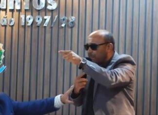 Vereador acusa Cícero Lucena de “comprar” apoio político durante sessão na Câmara de Gurinhém