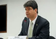 Movimento da oposição ganha força, mas Ruy Carneiro prefere não se posicionar