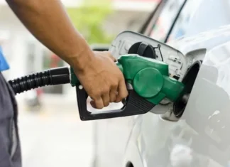 Lula zera impostos e cria subsídio para conter alta do diesel