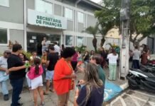 Servidores da Saúde de Campina Grande protestam contra atrasos e recebem garantia de quitação até sexta