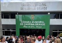 Servidores da saúde realizam assembleia e decidem: caso a gestão não pague até amanhã, segunda-feira é dia de paralisação