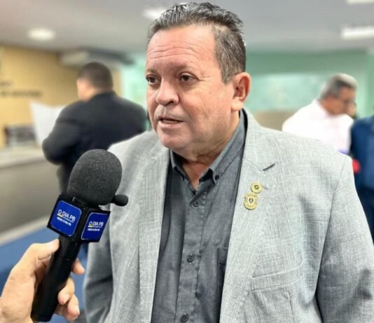 Projeto de Olimpio propõe instalação de placas indicando limites dos bairros em Campina Grande