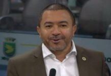 Vereador evangélico perde o tom e chama João Azevêdo de “desgraça”