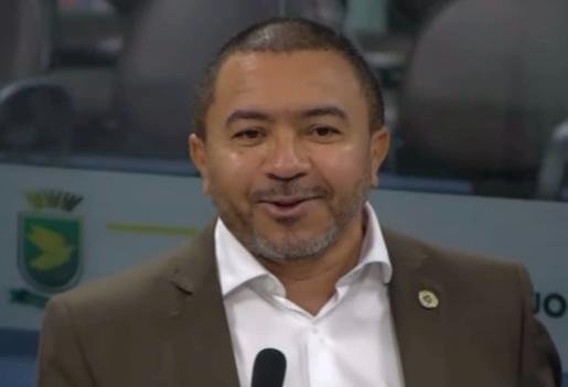 Vereador evangélico perde o tom e chama João Azevêdo de “desgraça”