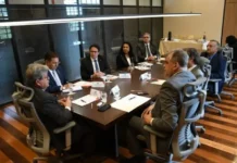 João Azevêdo realiza última reunião interpoderes e destaca transição tranquila com Lucas Ribeiro