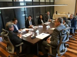 João Azevêdo realiza última reunião interpoderes e destaca transição tranquila com Lucas Ribeiro