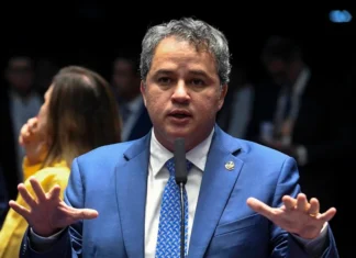 Efraim apoia PEC que abre caminho para “escala 7×0”