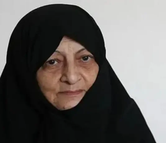 Esposa do aiatolá Ali Khamenei também morre após ataques dos EUA e Israel