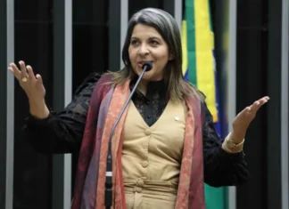 Eliza Virgínia ganha força como possível vice em articulação de Flávio Bolsonaro