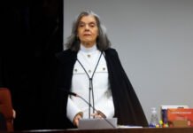 Cármen Lúcia vota por condenação de Eduardo Bolsonaro por difamação contra Tabata Amaral