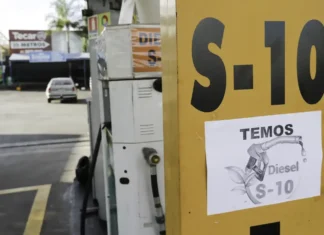 Governo Federal anuncia pacote para conter alta dos combustíveis inclui subsídios e isenções