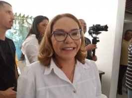 Em dia de agenda de Lucas, Eva Gouveia declara apoio a Cícero Lucena