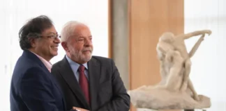 Presidente da Colômbia solicita ao Brasil extensão do Pix para uso internacional