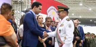 Lucas Ribeiro empossa novo procurador-geral e prestigia passagem de comando da Polícia Militar em agenda de valorização das instituições