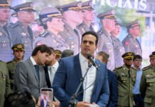 Lucas Ribeiro entrega atos promocionais a oficiais da Polícia Militar da Paraíba e destaca valorização do Governo na Segurança Pública