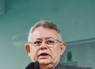 Pimentel Filho propõe criação de programa oftalmológico para estudantes da rede estadual em Campina Grande