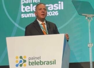 Aguinaldo Ribeiro defende desenvolvimento tecnológico com responsabilidade social e segurança jurídica durante Telebrasil Summit 2026