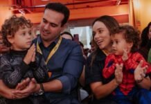 Lucas e Camila levam filhos fantasiados de super-heróis para lançamento do Imagineland em Campina Grande