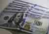 Dólar fecha abaixo de R$ 4,90 pela primeira vez em 28 meses