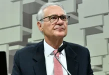 Renan Calheiros afirma que cunhada de Hugo Motta recebeu R$ 140 milhões do Banco Master