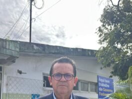 Olimpio constata extrema precariedade em posto de saúde com placa de obra que deveria ter sido concluída em 2025