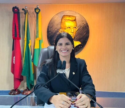 Kallyna Dias propõe atendimento mais humanizado para pessoas com autismo em unidades de saúde de Campina Grande