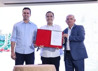 Governador Lucas Ribeiro e ministro Gustavo Feliciano assinam convênio para qualificar profissionais do turismo na Paraíba