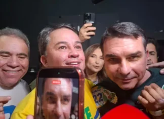 Flávio Bolsonaro confirma presença no São João de Campina Grande