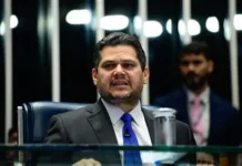 Fim da escala 6×1 entra em nova fase e Alcolumbre impõe freio à tramitação