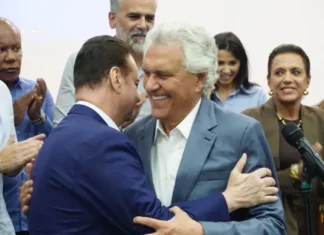 Caiado diz ser o nome mais competitivo da oposição para enfrentar Lula e oficializa Kassab como vice