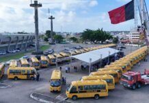 Governador da Paraíba entrega novos ônibus escolares com investimento de R$ 22 milhões