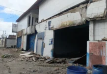 Marquise desaba em prédio comercial e mobiliza Corpo de Bombeiros em Campina Grande