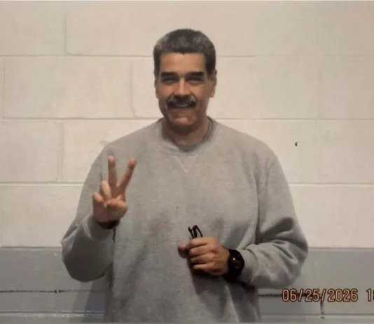 Perfil de Nicolás Maduro publica fotos do ex-presidente venezuelano na prisão nos EUA