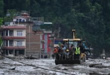 Socorristas buscam mais de 1.300 desaparecidos no Nepal e no Tibete; número de mortos sobe a 362