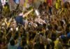 Lucas reúne apoiadores em caminhada no José Pinheiro e inaugura Comitê Central em Campina Grande