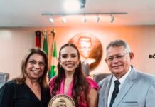 Pimentel Filho destaca trajetória de Camila Mariz e importância da luta contra a violência doméstica
