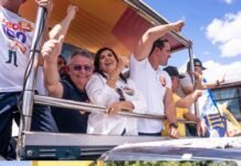 Pimentel Filho participa de carreata aos lado de Lucas Ribeiro