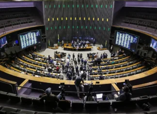 Câmara aprova fim da “taxa das blusinhas” para compras de até US$ 50