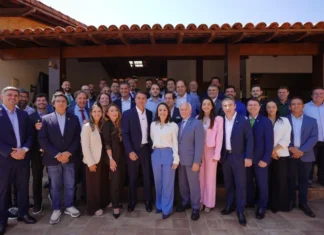Fora da Câmara a partir de 2027, Romero Rodrigues declara apoio a Flávio Bolsonaro